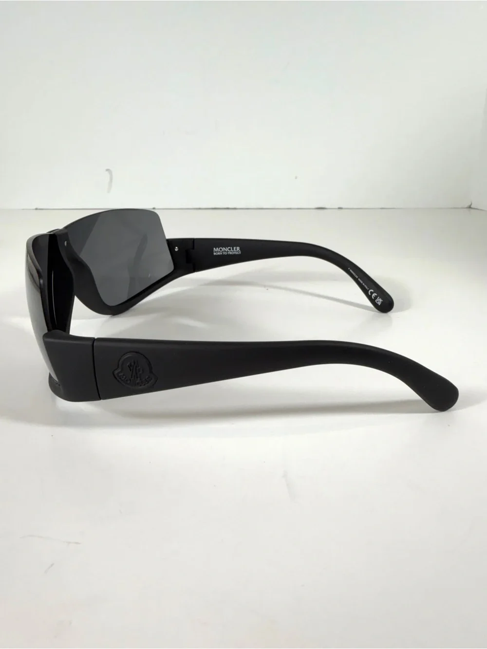 Moncler Vyzer ML0269 Shield Sunglasses Black Wrap Around w/ Puffer Case